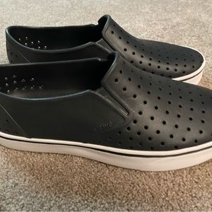 New in box Men’s Native Mile’s Shoe - size 11